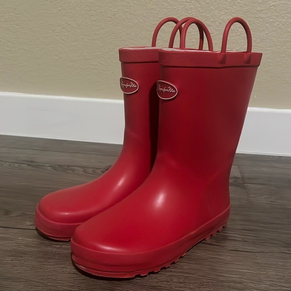 Red rubber kid’s rainboots with reflective backs. Worn once, has moderate wear - Picture 1 of 9